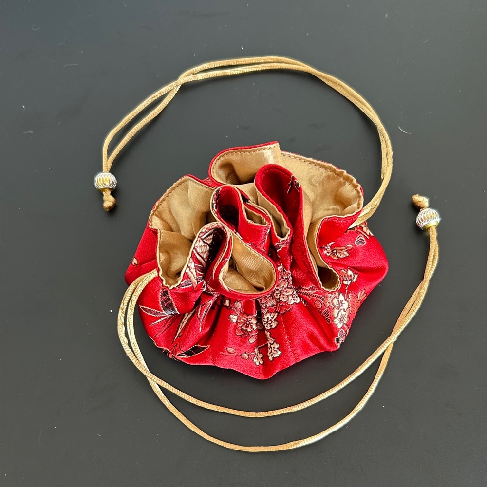 Red Floral Drawstring jewelry Bag - Picture 2 of 6